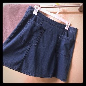 Cute lightweight denim skirt!